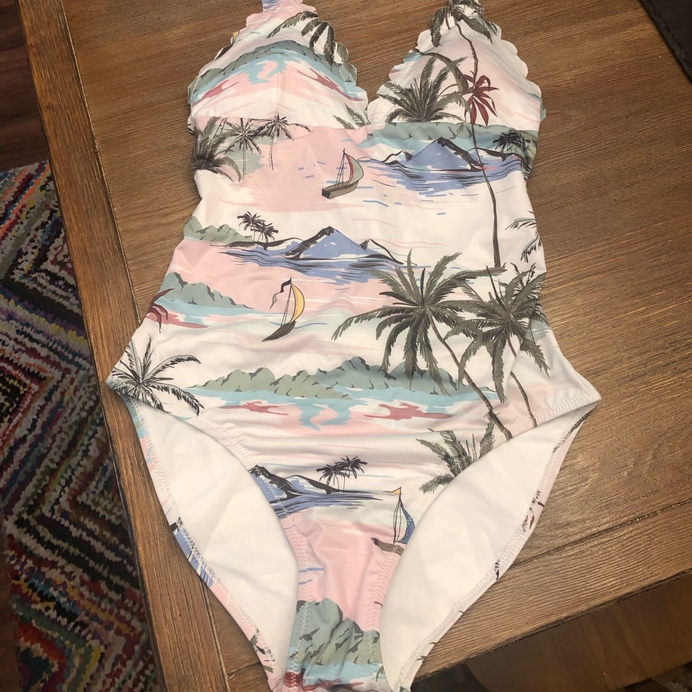 NWOT ModCloth One Piece Swimsuit (Size M)